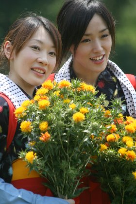 写真：将棋の女王・逸見育衣さんと宮林真美さん
