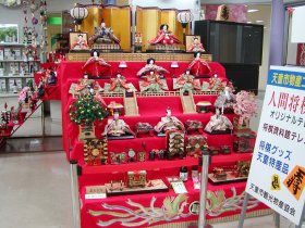 写真:天童市観光物産協会の雛飾り