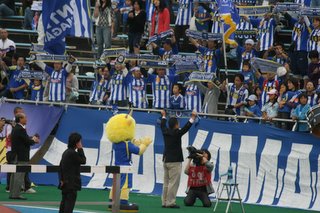 写真：スポーツ県民歌を歌う斎藤弘（さいとう・ひろし）山形県知事
