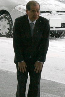 写真:初登庁の山本信治・新市長