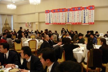 写真:挽き抜きそば賞味会の様子