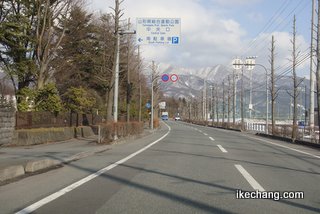 写真:山形県運動公園前(2009年3月12日)