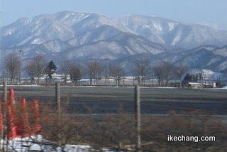 写真:山形県運動公園前(2009年3月12日)