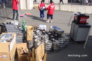 写真：試合後のビールタンク