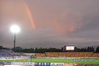 写真：スタジアムにかかった虹（モンテディオ山形対ベガルタ仙台）