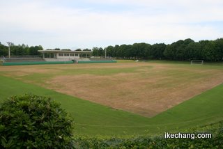 写真：芝生がないサッカー・ラグビー場（モンテディオ山形対アルビレックス新潟）
