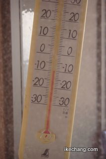 写真：マイナス10度を示す温度計