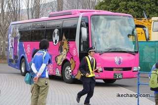 写真：セレッソ大阪の選手バス（モンテディオ山形×セレッソ大阪）