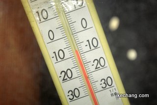 写真：マイナス8度を示す温度計