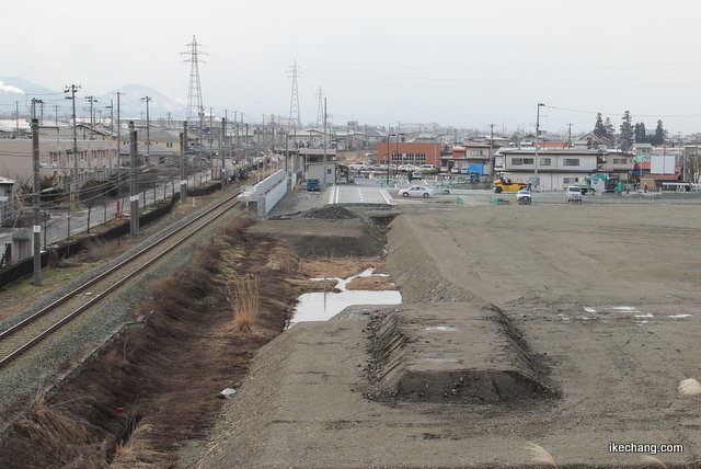写真：芳賀跨線橋から見た天童南駅（JR天童南駅）