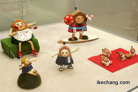 写真：大滝博子さんが天童市観光物産協会に寄贈したこま八の人形