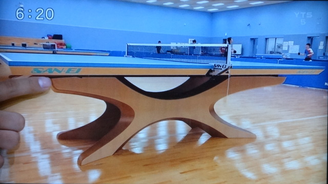 写真：パラリンピック用の卓球台（YTSニュースより）