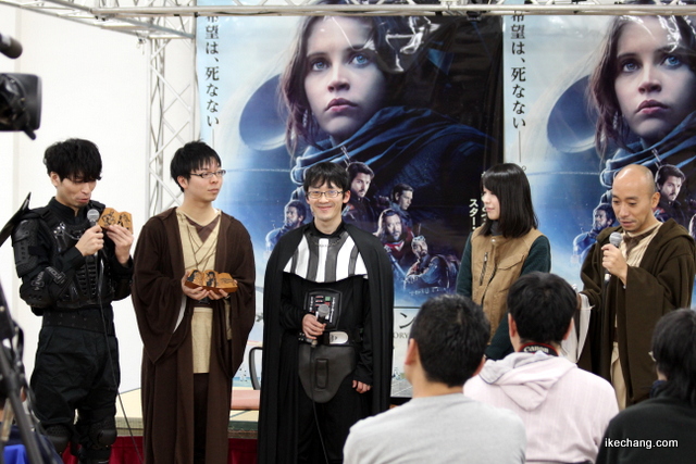 写真：対局後のトークの様子（スター・ウォーズ将棋特別対局in天童）
