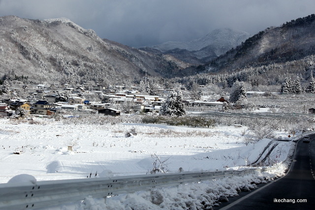 写真：雪に覆われた下山口地域