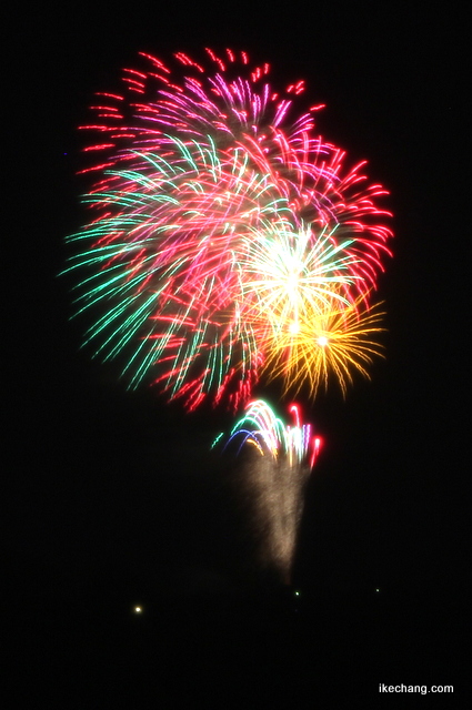 写真：舞鶴山から打ち上げられた花火