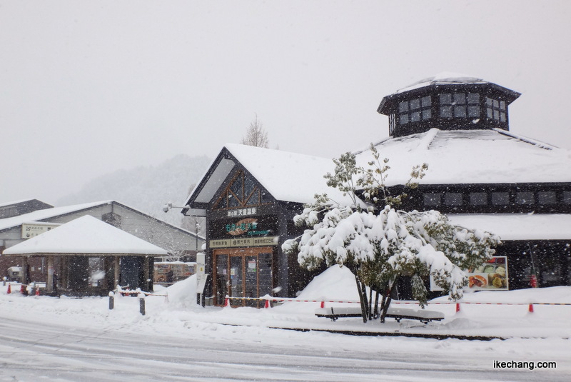 画像：雪が降る道の駅天童温泉