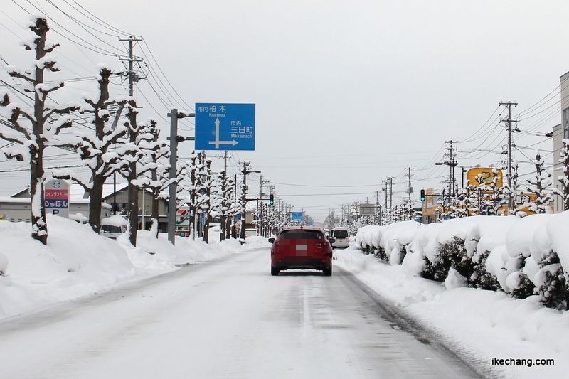 画像：圧雪状態の道路（天童市駅西地区）