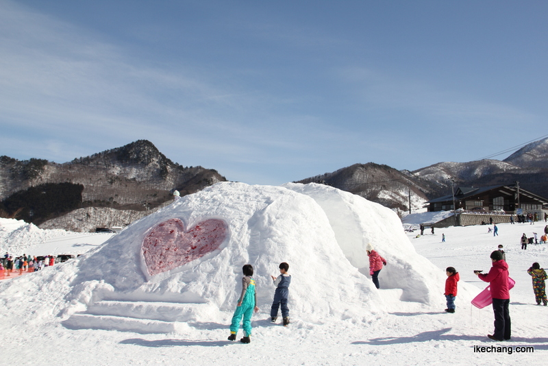 画像：天ギンちゃんの大型雪像