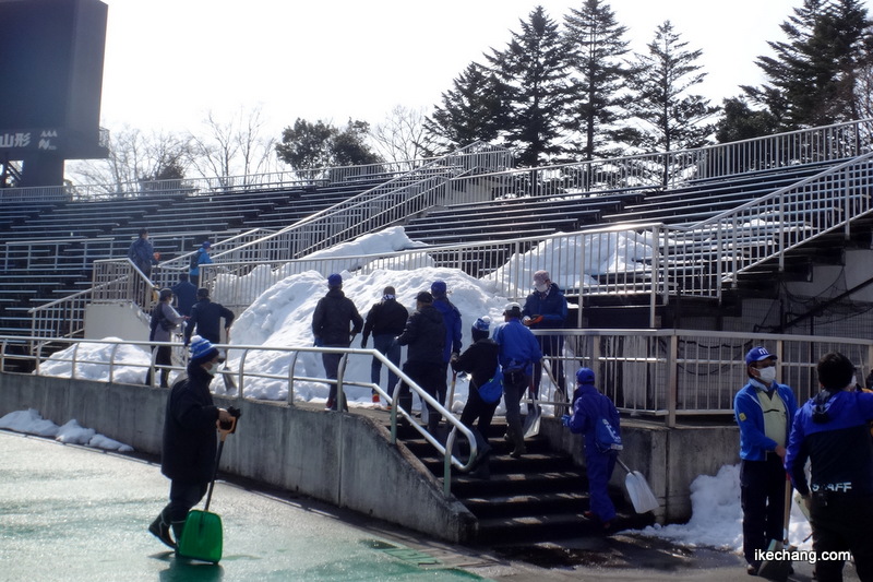 写真：ビジター出島の雪かき