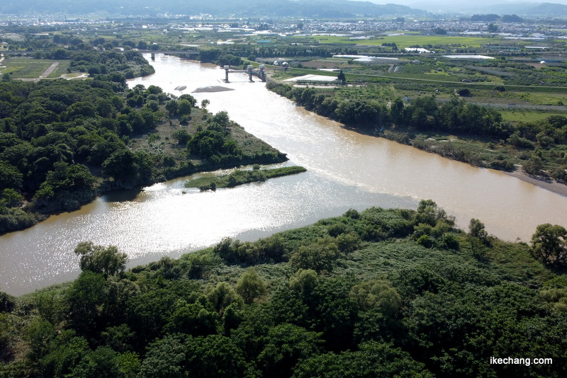 写真：須川と最上川の合流地点の空撮