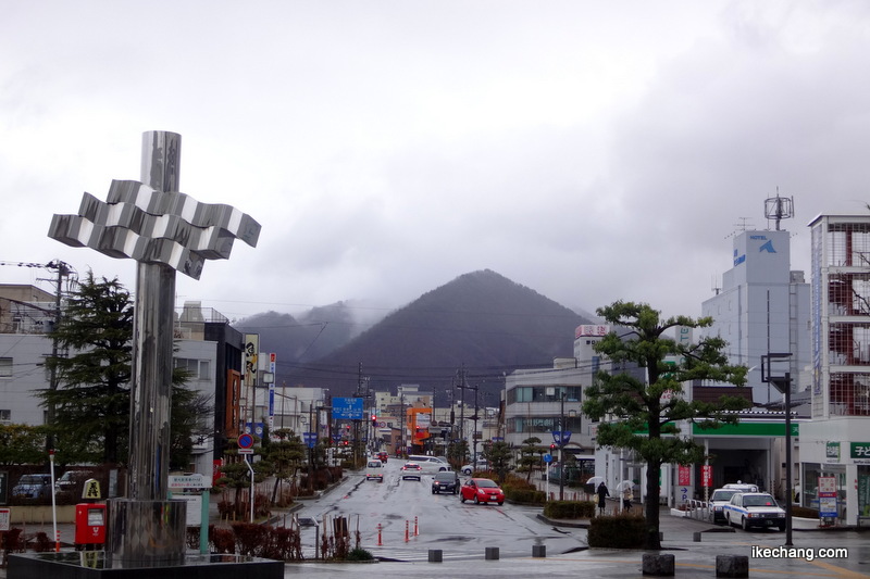 写真：天童市将棋資料館前から天童温泉の方向を見た様子