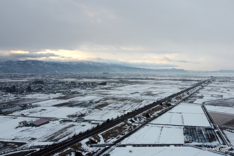 写真：雪が少ない天童市の正月