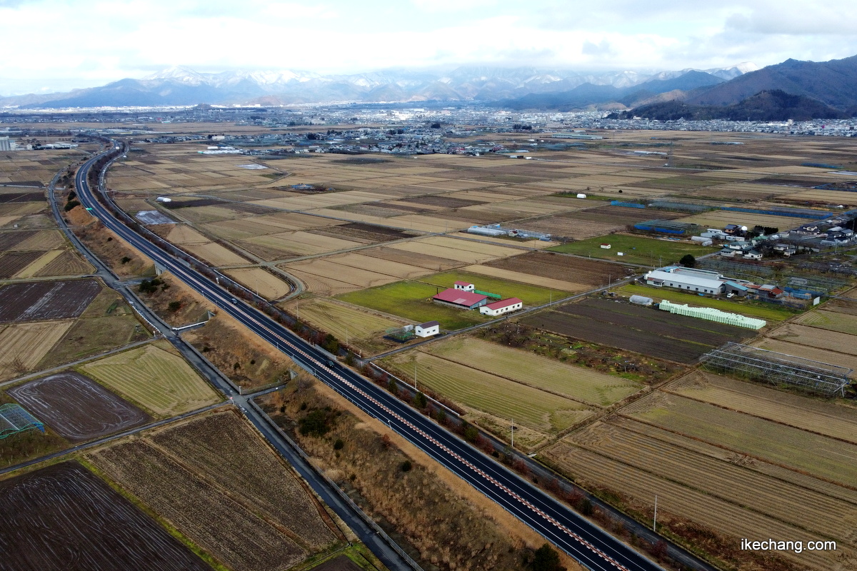 画像：お正月でも雪がまったくない天童市の空撮