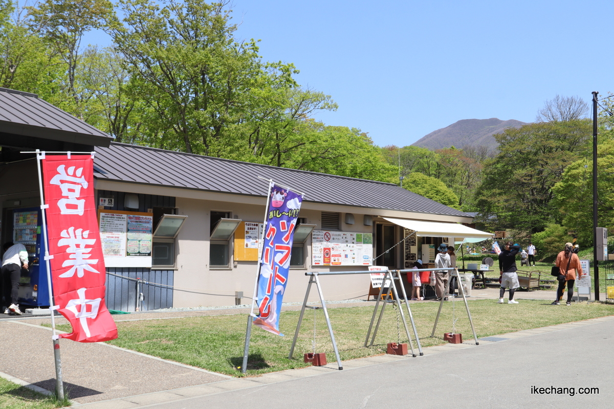 写真：天童高原キャンプ場の売店「白樺」