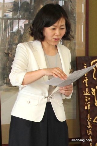 写真:講演する梅澤美穂さん(信長公祭)