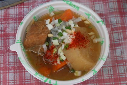 写真：韓国鍋　骨付きカルビのほろほろ鍋