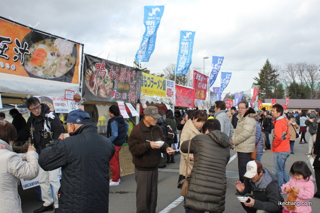 写真:会場内の様子(第21回平成鍋合戦)